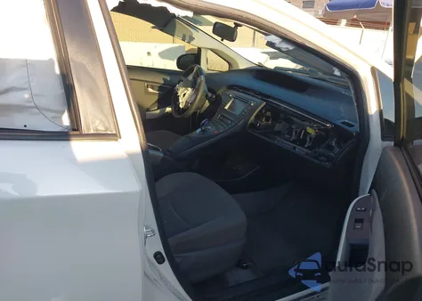 2015 Toyota Prius Two z USA, uszkodzony, nr VIN JTDKN3DU8F0464784